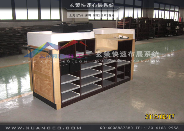 专卖店衣收银台制作 专卖店衣收银台制作